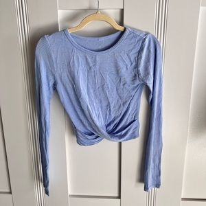 Long sleeve crop top